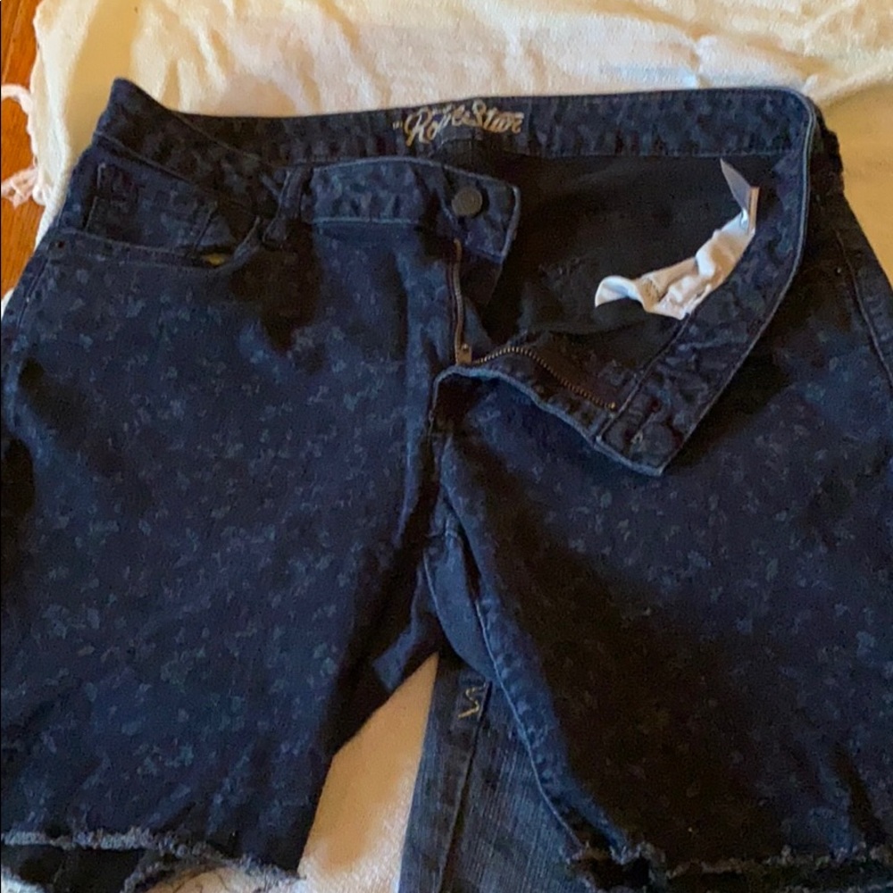 Old Navy Rockstar Jean shorts size 16
